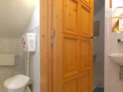 WC s kúpeľňou v podroví WC s kúpeľňou v podroví